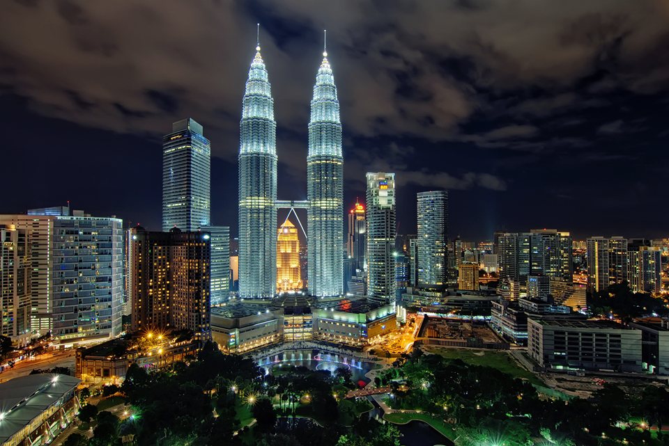 Kuala Lumpur rực sáng về đêm